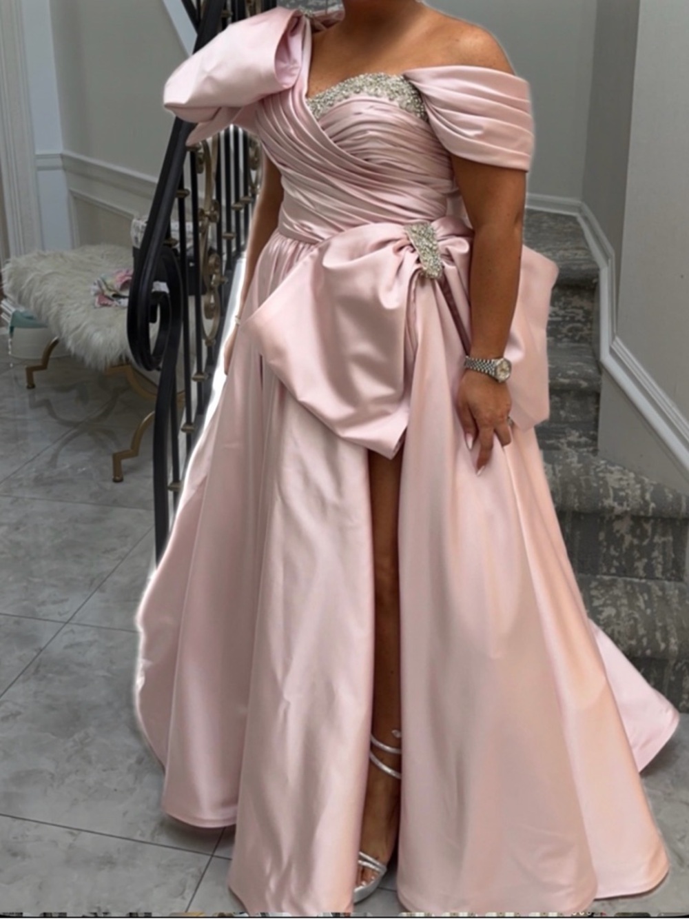 One-Shoulder Pink Satin Evening Gown with Side Bow Detail